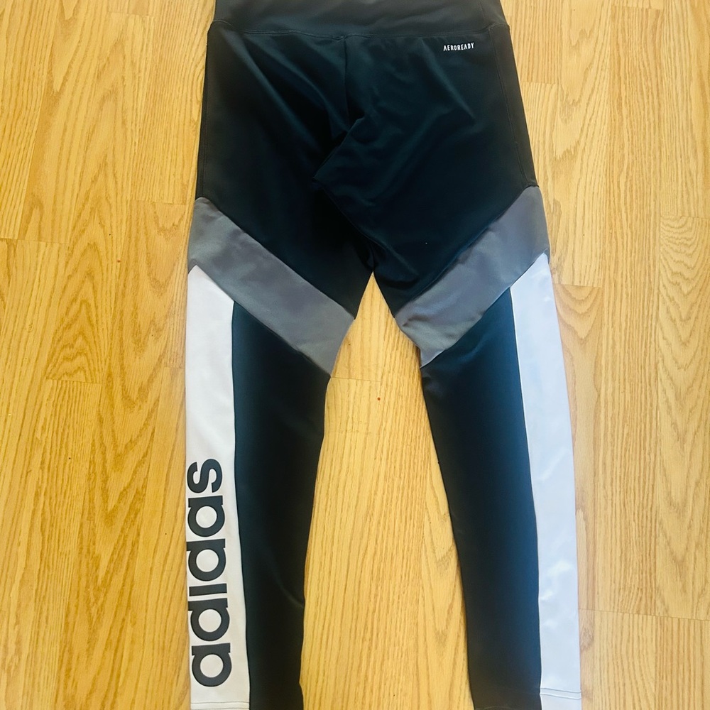 Adidas Women’s  Black and Gray Leggings sz M